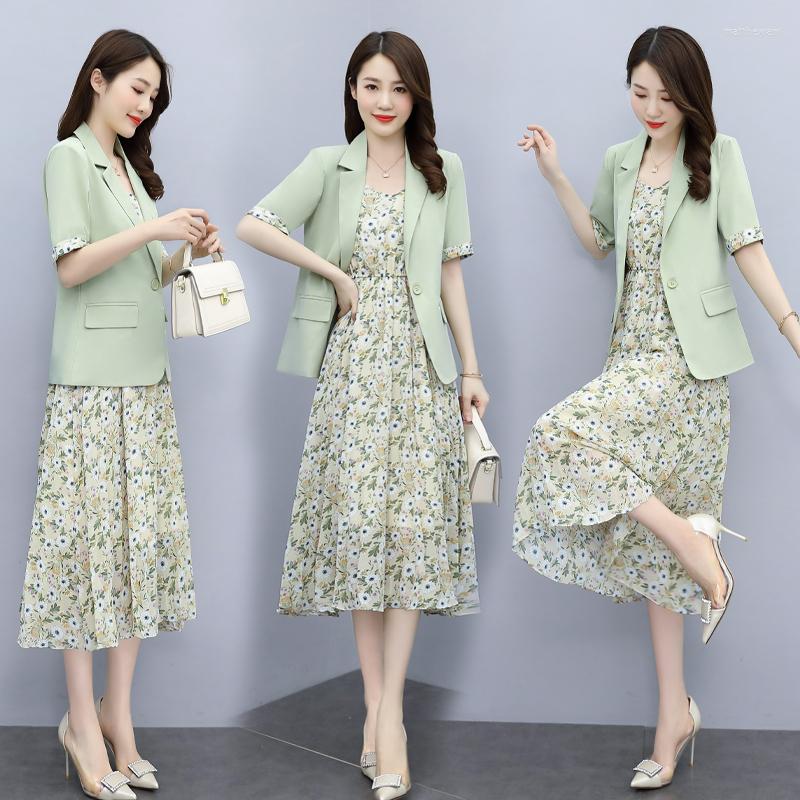 Work Dresses 2022 Summer Women Two Pieces Sets Female Office Lady Short Sleeve Blazer Coat Blouse Tops Sling Long Small Flowers Dress Suits, Green
Work Dresses 2022 Summer Women Two Pieces Sets Female Office Lady Short Sleeve Blazer Coat Blouse Tops Sling Long Small Flowers Dress Suits, Green