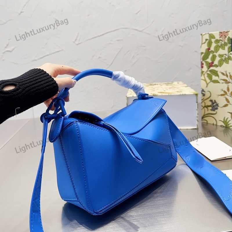 Designer Bag Women Handbag Single Shoulder Luxury Fashion Bags Leather Portable Diagonal Cross Bags Woman Tote Handbags 2201107, 24cm 9
Designer Bag Women Handbag Single Shoulder Luxury Fashion Bags Leather Portable Diagonal Cross Bags Woman Tote Handbags 2201107, 24cm 9