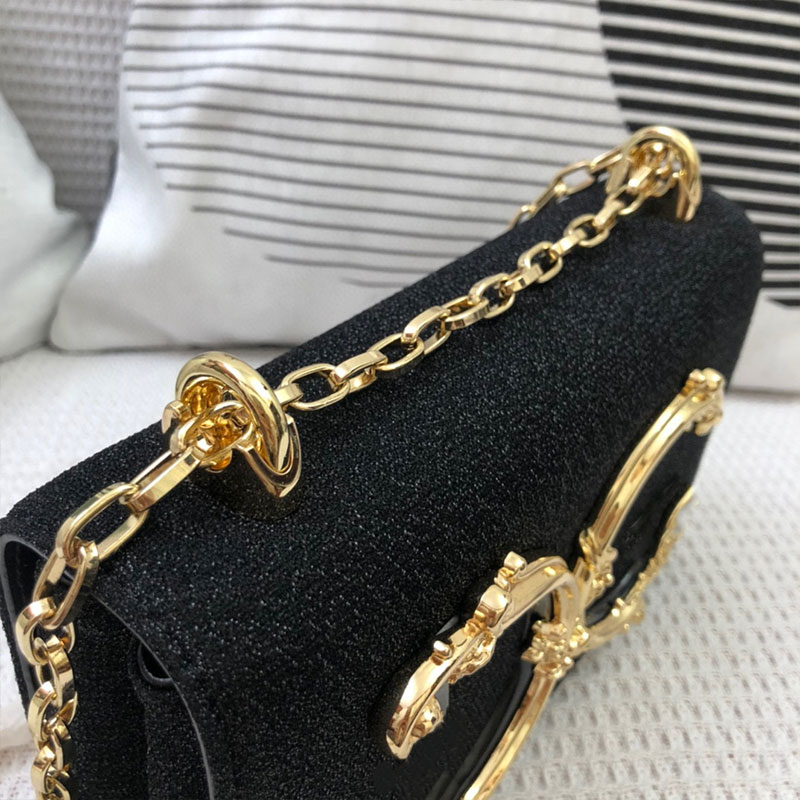 Retro Designer Shoulder Bag Bright Silk Leather Hardware Logo Luxury Chain Solid Color Flap Fashion Casual Classic Crossbody Womens Bag, Colour
Retro Designer Shoulder Bag Bright Silk Leather Hardware Logo Luxury Chain Solid Color Flap Fashion Casual Classic Crossbody Womens Bag, Colour