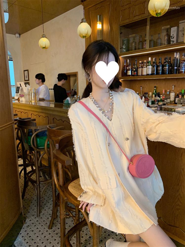 Women's Suits 2022 Autumn Fairy Air Fluttering Love Button Feather Suit Jacket Women's Long-Sleeved Temperament Top Clothing, Beige
Women's Suits 2022 Autumn Fairy Air Fluttering Love Button Feather Suit Jacket Women's Long-Sleeved Temperament Top Clothing, Beige