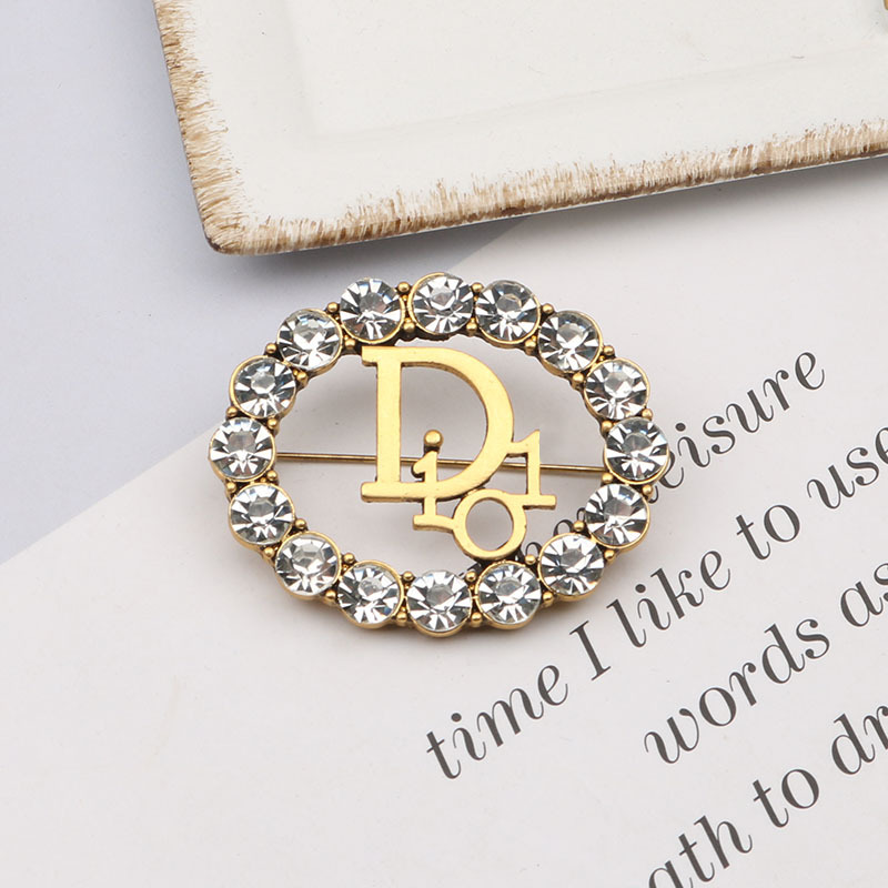 18 Karat Vergoldung Marke Brief Broschen Luxus Design Diamant Frauen Runde Kristall Strass Broschen Anzug Pin Modeschmuck Kleidung Dekoration Zub