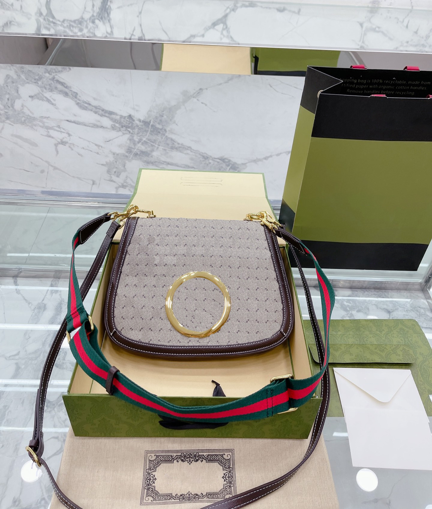 Luxury tote purses Brand handbag Message bags Shoulder bag Genuine Leather Cluth Crossbody 5A Quality Cattlehide Casual Fashion 29CM, Original box
Luxury tote purses Brand handbag Message bags Shoulder bag Genuine Leather Cluth Crossbody 5A Quality Cattlehide Casual Fashion 29CM, Original box