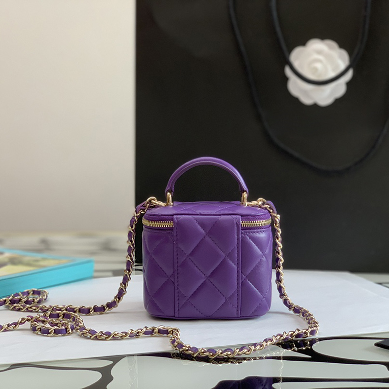 10A Mirror quality Sheepskin Luxury Designer Mini Vanity Case Women Cosmetic Bags Chain Handbag With Box C106
10A Mirror quality Sheepskin Luxury Designer Mini Vanity Case Women Cosmetic Bags Chain Handbag With Box C106