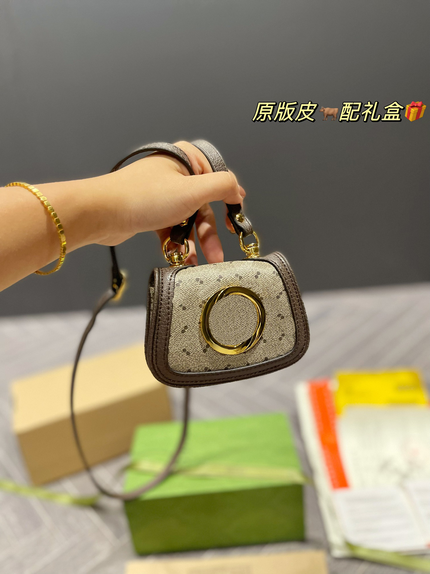 Luxury tote purses Brand handbag Message bags Shoulder bag Genuine Leather Cluth Crossbody 5A Quality Cattlehide Womens Casual Fashion Mini 12CM, Original box
Luxury tote purses Brand handbag Message bags Shoulder bag Genuine Leather Cluth Crossbody 5A Quality Cattlehide Womens Casual Fashion Mini 12CM, Original box