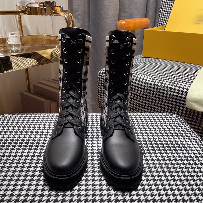 luxury designer Leather Women boots Martin Desert Boot flamingos Love arrow medal real leathers coarse Winter designers shoes with box size 35-40 -K144, Picture color
luxury designer Leather Women boots Martin Desert Boot flamingos Love arrow medal real leathers coarse Winter designers shoes with box size 35-40 -K144, Picture color
