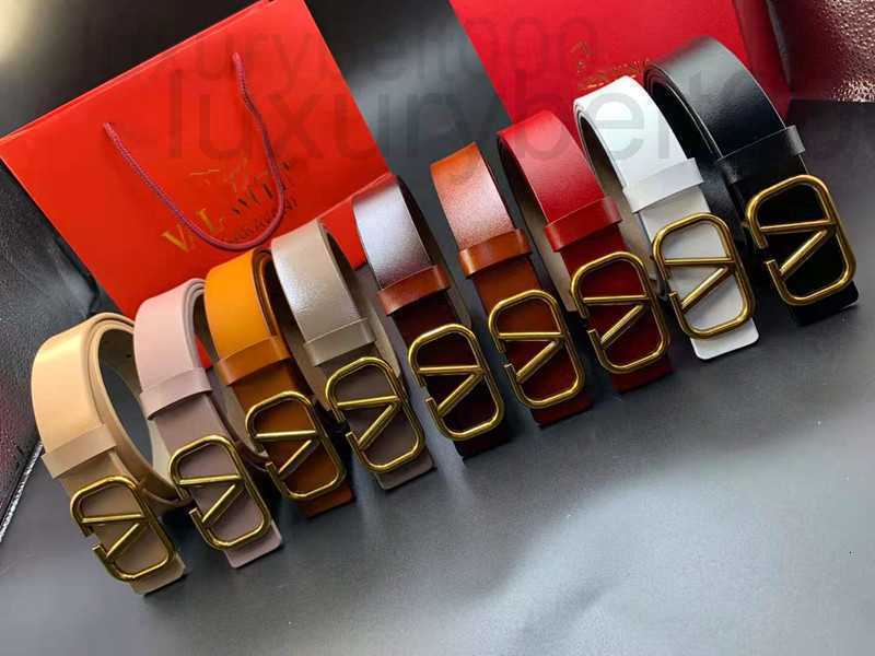 Belts designer Straight cow leather large V letter smooth buckle belt women's fashion simple decorative 326N, Black
Belts designer Straight cow leather large V letter smooth buckle belt women's fashion simple decorative 326N, Black