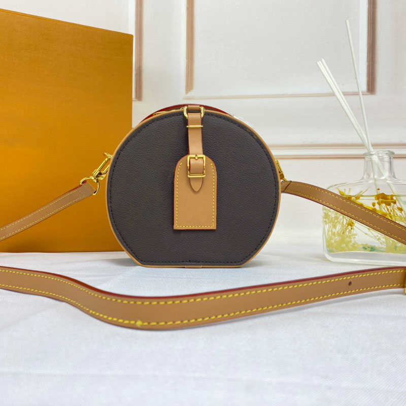 Cosmetic Bags Cases Classic MINI PETITE BOITE CHAPEAU Designer Shoulder Bag Women Handbag Fashion Woman Cross Body Bags Genuine Leather Reverse Brown Flower, Khaki flower/13x12x6.5cm
Cosmetic Bags Cases Classic MINI PETITE BOITE CHAPEAU Designer Shoulder Bag Women Handbag Fashion Woman Cross Body Bags Genuine Leather Reverse Brown Flower, Khaki flower/13x12x6.5cm