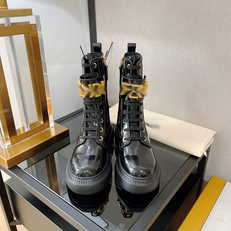 Luxury alps and ankle snow boots winter navy shiny nylon print upper paired with cross lacing size 35-40 -H131, Picture color
Luxury alps and ankle snow boots winter navy shiny nylon print upper paired with cross lacing size 35-40 -H131, Picture color