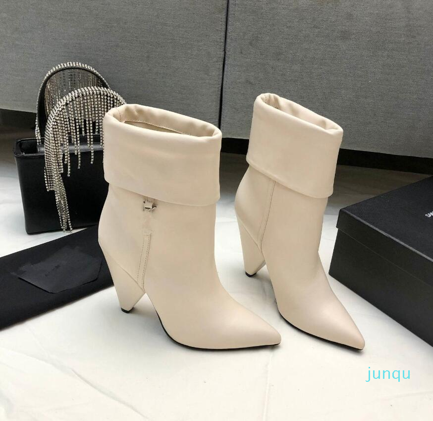 Smooth leather Boots Designers pointed toe pumps Side interlocking metal stacked cone heel women party ankle booties 035, Picture color
Smooth leather Boots Designers pointed toe pumps Side interlocking metal stacked cone heel women party ankle booties 035, Picture color
