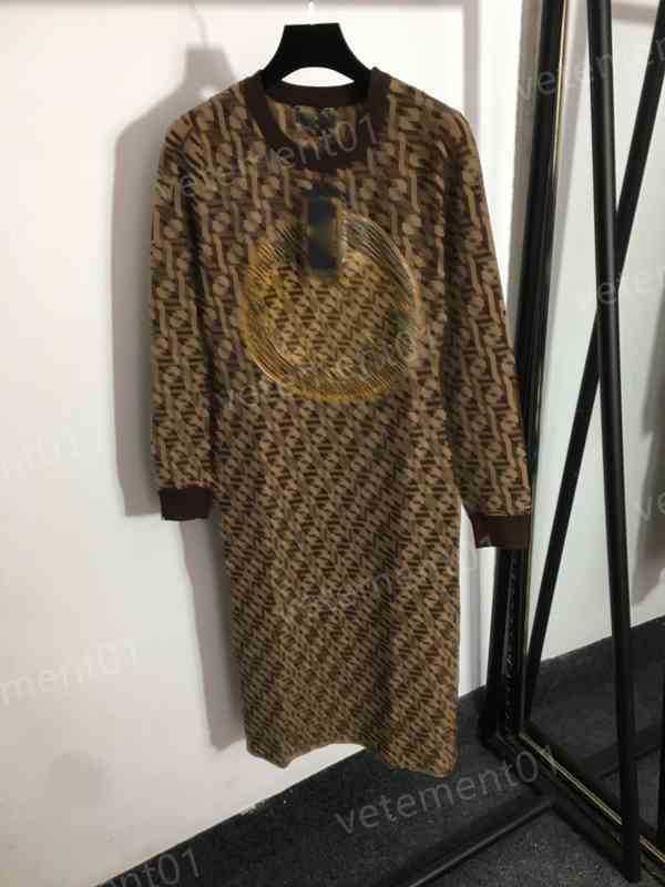 Womens Dresses Autumn And Winter Fashion Alphabet Knitted Round Neck Long Sleeve Dress High Quality Luxury Dress Designer Women Clothing
Womens Dresses Autumn And Winter Fashion Alphabet Knitted Round Neck Long Sleeve Dress High Quality Luxury Dress Designer Women Clothing