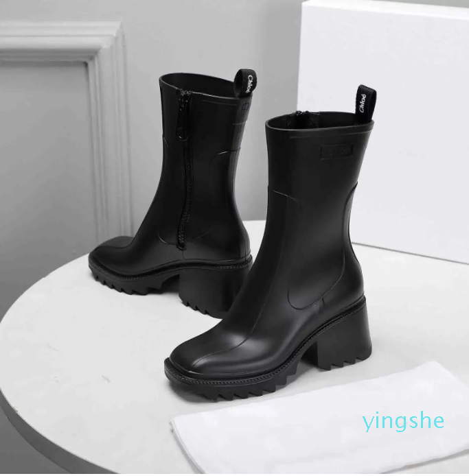 Women shoes luxury designer lady short Boots Ankle Booties Platform soled Boot black genuine leather mid heel shoe EU35-43
Women shoes luxury designer lady short Boots Ankle Booties Platform soled Boot black genuine leather mid heel shoe EU35-43