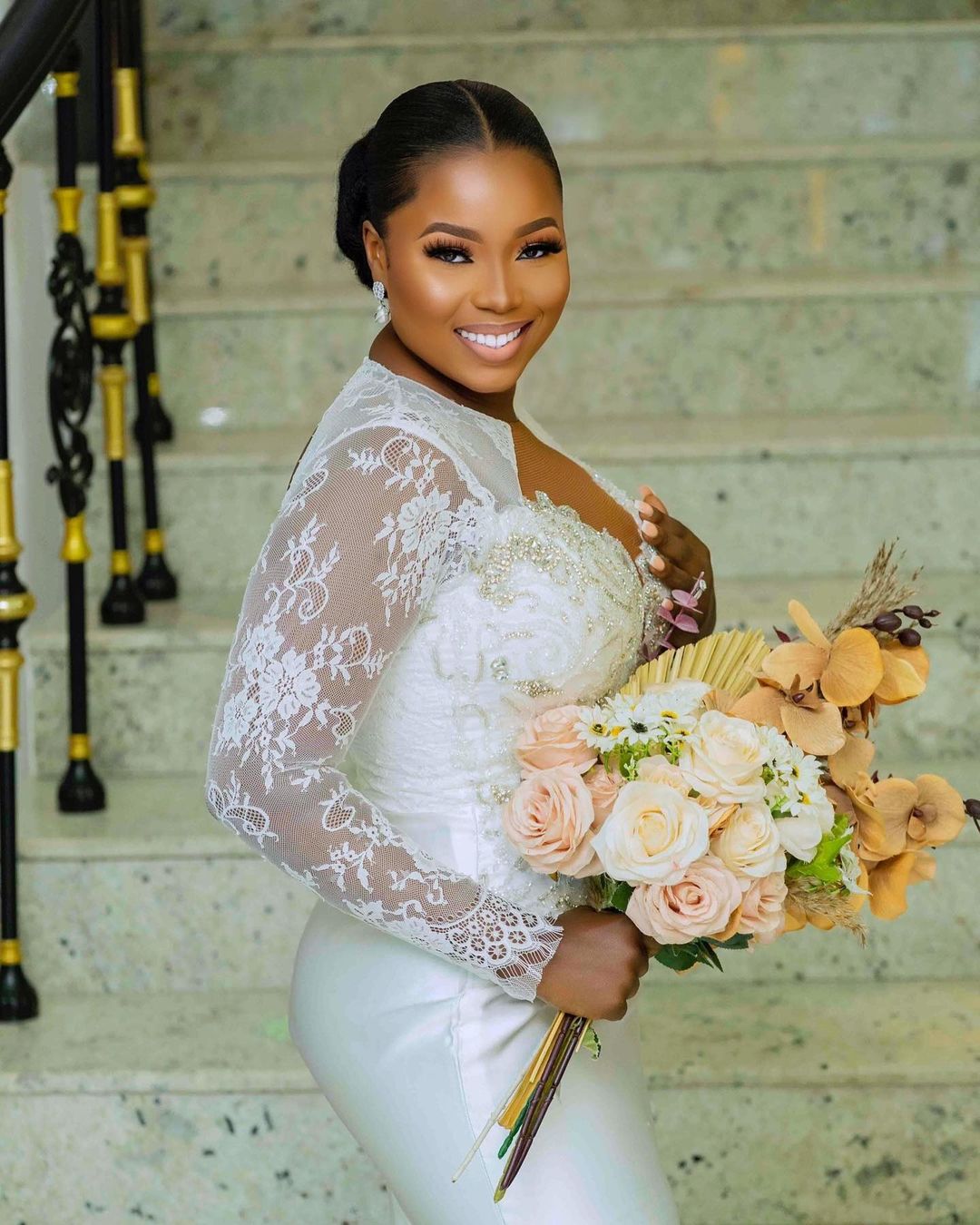 Plus Size Satin Mermaid Wedding Dress Sheer O Neck Long Sleeve Crystal Beads Bridal Gowns Robe De Soiree