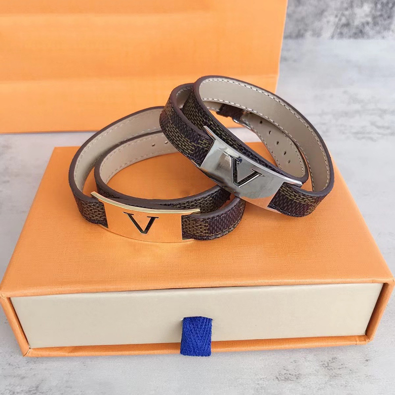Luxurys designers bracelet Chain Personalized classic designer bracelets Luxury jewelry old flower leather two laps rope very nice
Luxurys designers bracelet Chain Personalized classic designer bracelets Luxury jewelry old flower leather two laps rope very nice