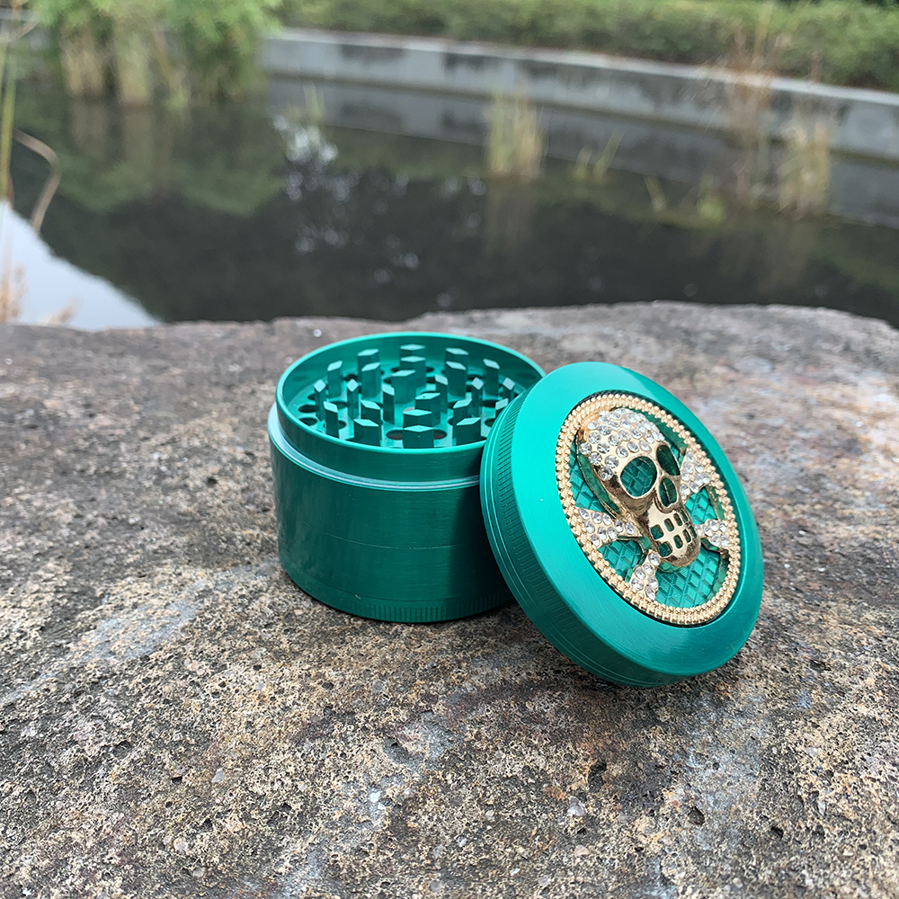 Skull Logo Designed Smoking tobacco herb grinder Spices Grinders Diameter 63MM 4 Piece Metal Tobacco Crusher with A Pollen Scraper smoke accessory
Skull Logo Designed Smoking tobacco herb grinder Spices Grinders Diameter 63MM 4 Piece Metal Tobacco Crusher with A Pollen Scraper smoke accessory