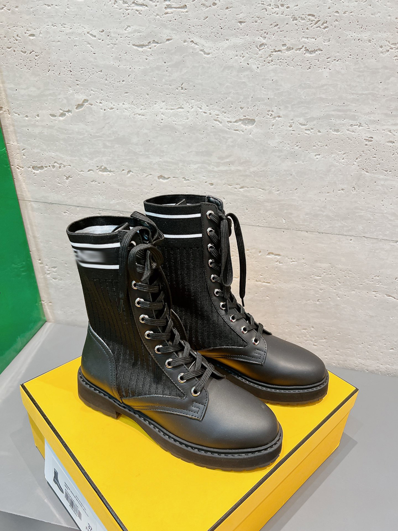 Luxury alps and ankle snow boots winter navy shiny nylon print upper paired with cross lacing size 35-40 -H147, Picture color
Luxury alps and ankle snow boots winter navy shiny nylon print upper paired with cross lacing size 35-40 -H147, Picture color