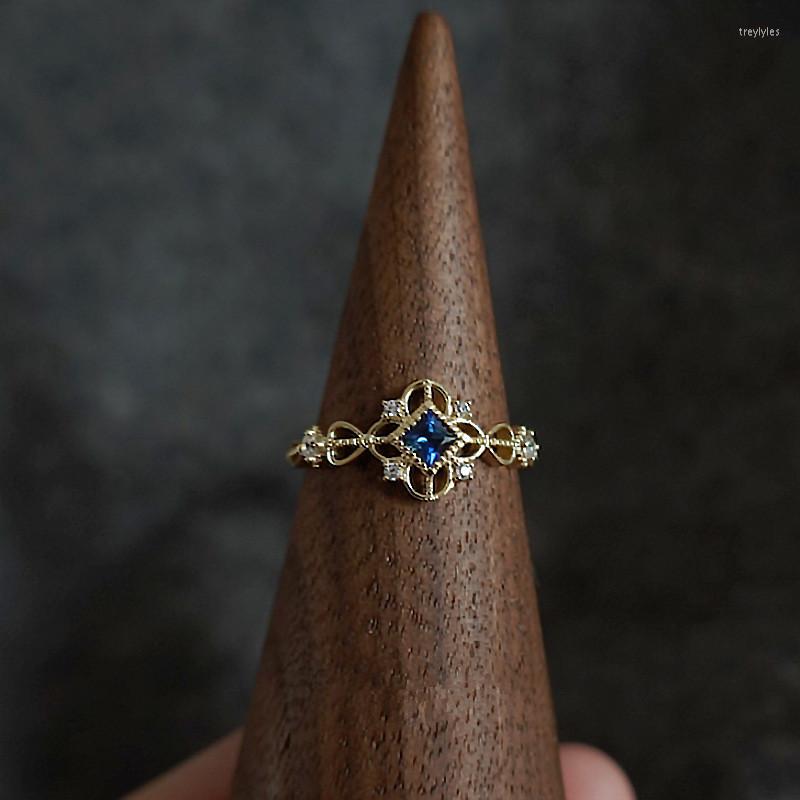 Cluster Rings Coconal Vintage Gold Plated Ring For Women Blue Zircon Japanese Retro Hollow Simple Wedding Party Jewelry
Cluster Rings Coconal Vintage Gold Plated Ring For Women Blue Zircon Japanese Retro Hollow Simple Wedding Party Jewelry