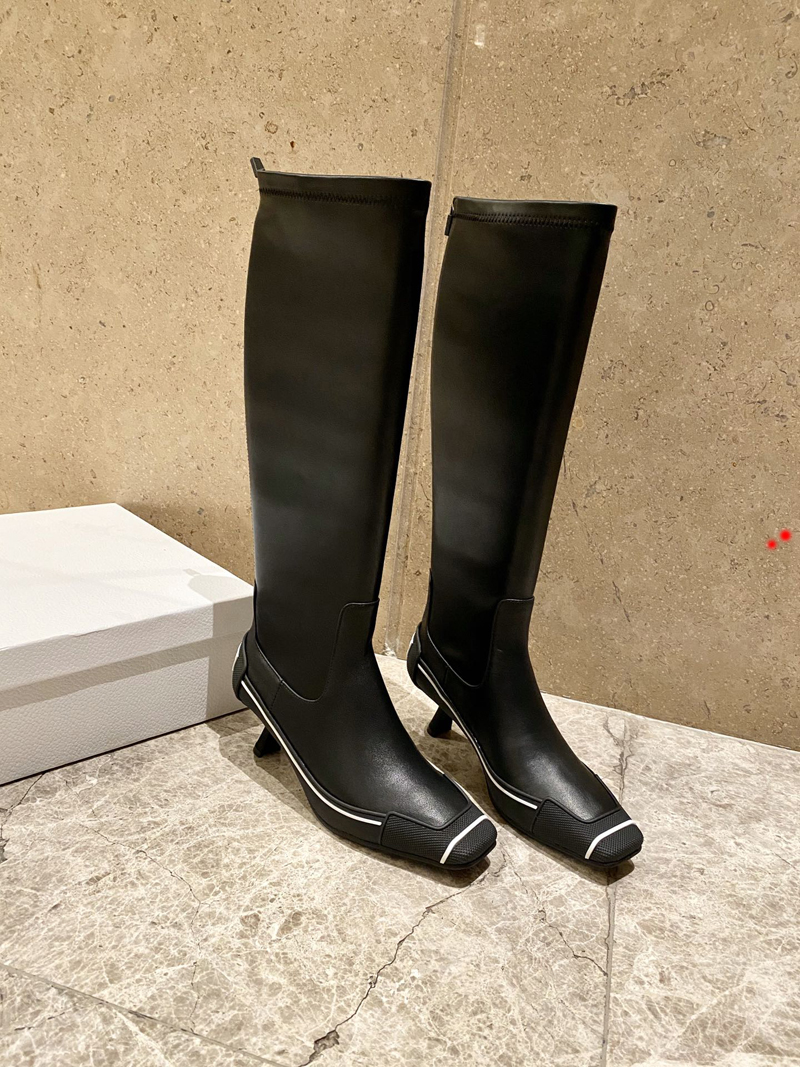 luxury designer Leather Women boots Martin Desert Boot flamingos Love arrow medal real leathers coarse Winter designers shoes with box size 35-40 -K115, Picture color
luxury designer Leather Women boots Martin Desert Boot flamingos Love arrow medal real leathers coarse Winter designers shoes with box size 35-40 -K115, Picture color