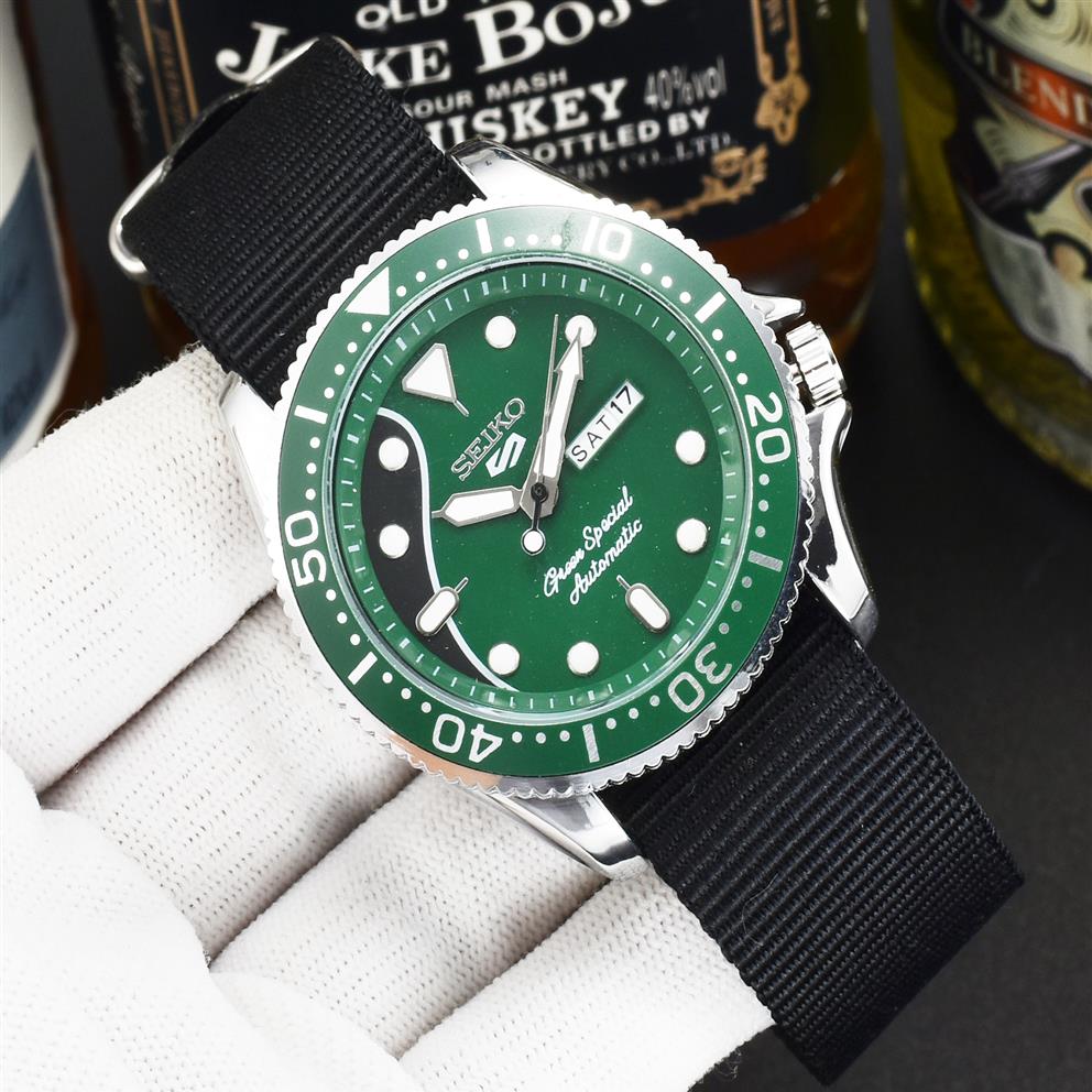 High Quality 2021 Fashion Sports Young Men SEI Brand luxury watches three-pin quartz watch Display Dual calendar function with min270b
High Quality 2021 Fashion Sports Young Men SEI Brand luxury watches three-pin quartz watch Display Dual calendar function with min270b