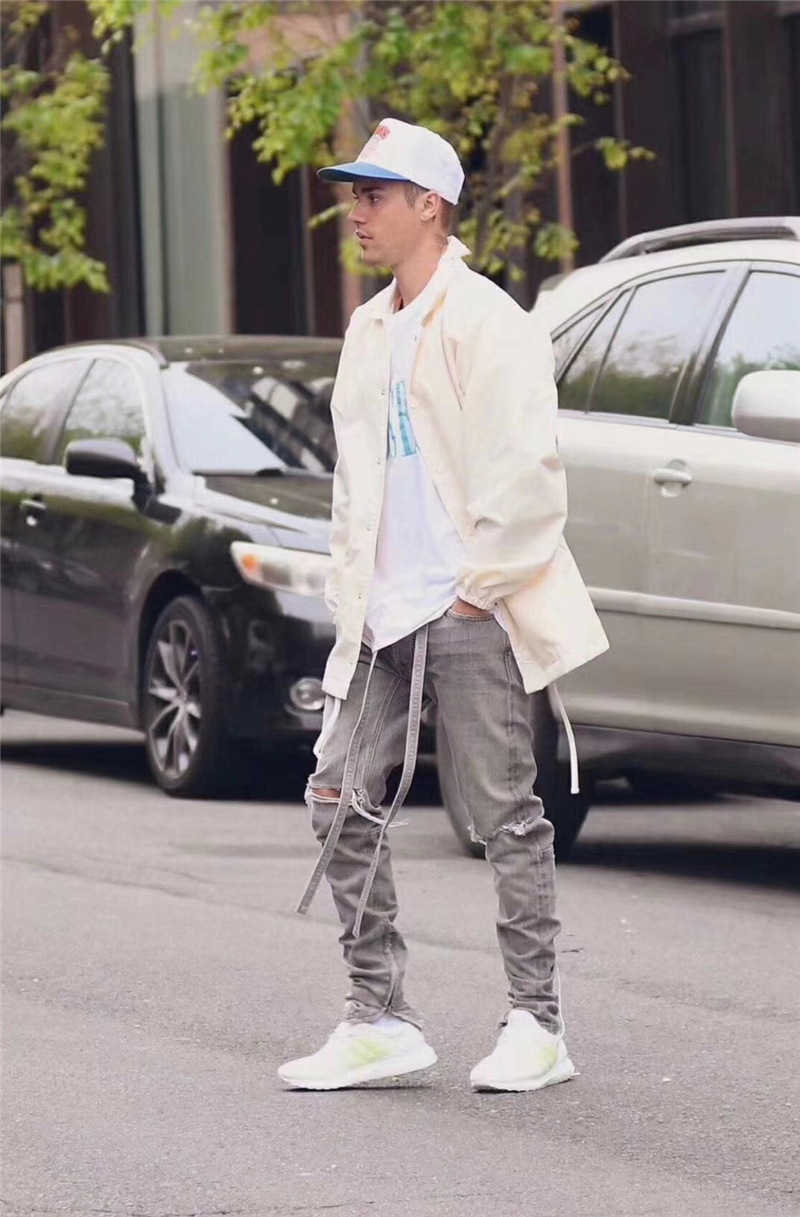 Fog Jeans Fashion Pants Men's High Style Black Gray Hole Side Zipper Streamer Wash Justi Biber Ripped Hip Hop Slim Fit Designer Luxury
Fog Jeans Fashion Pants Men's High Style Black Gray Hole Side Zipper Streamer Wash Justi Biber Ripped Hip Hop Slim Fit Designer Luxury