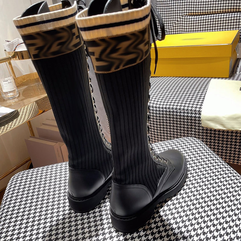luxury designer Leather Women boots Martin Desert Boot flamingos Love arrow medal real leathers coarse Winter designers shoes with box size 35-40 -K146, Picture color
luxury designer Leather Women boots Martin Desert Boot flamingos Love arrow medal real leathers coarse Winter designers shoes with box size 35-40 -K146, Picture color
