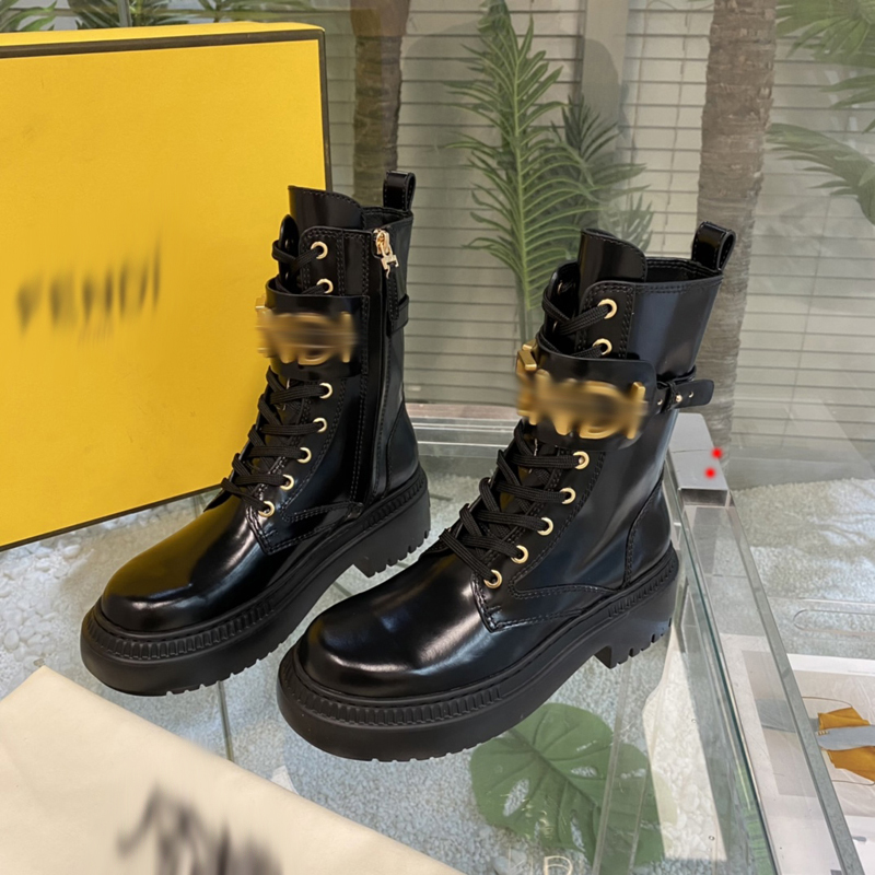 luxury designer Leather Women boots Martin Desert Boot flamingos Love arrow medal real leathers coarse Winter designers shoes with box size 35-40 -K139, Picture color
luxury designer Leather Women boots Martin Desert Boot flamingos Love arrow medal real leathers coarse Winter designers shoes with box size 35-40 -K139, Picture color