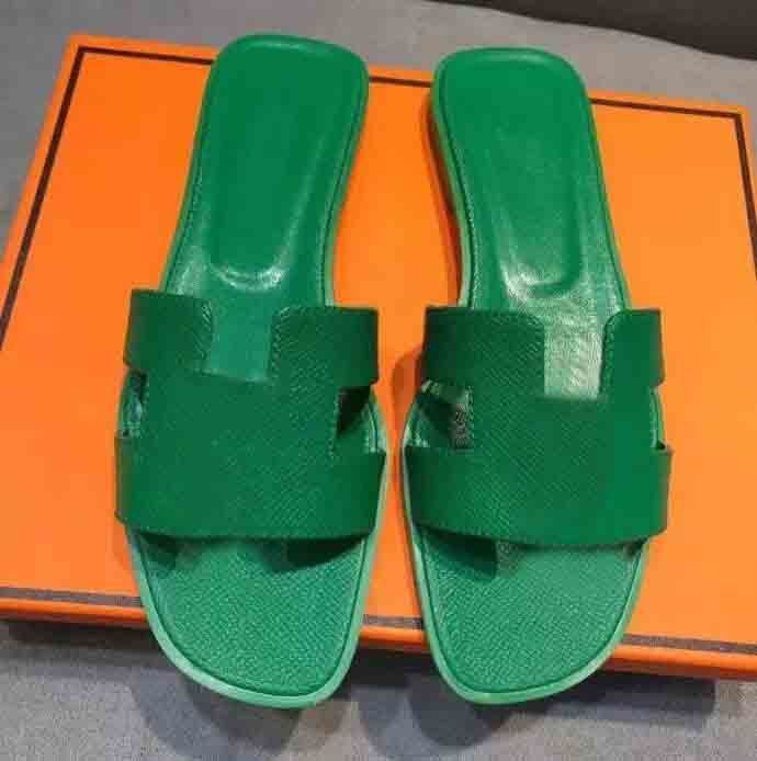 2022 famous brand Beach slippers Sandals Classic Flat heel Summer Designer Fashion flops leather lady Slides women shoes Hotel Bath Ladies sexy Sandals Large t03, #36
2022 famous brand Beach slippers Sandals Classic Flat heel Summer Designer Fashion flops leather lady Slides women shoes Hotel Bath Ladies sexy Sandals Large t03, #36