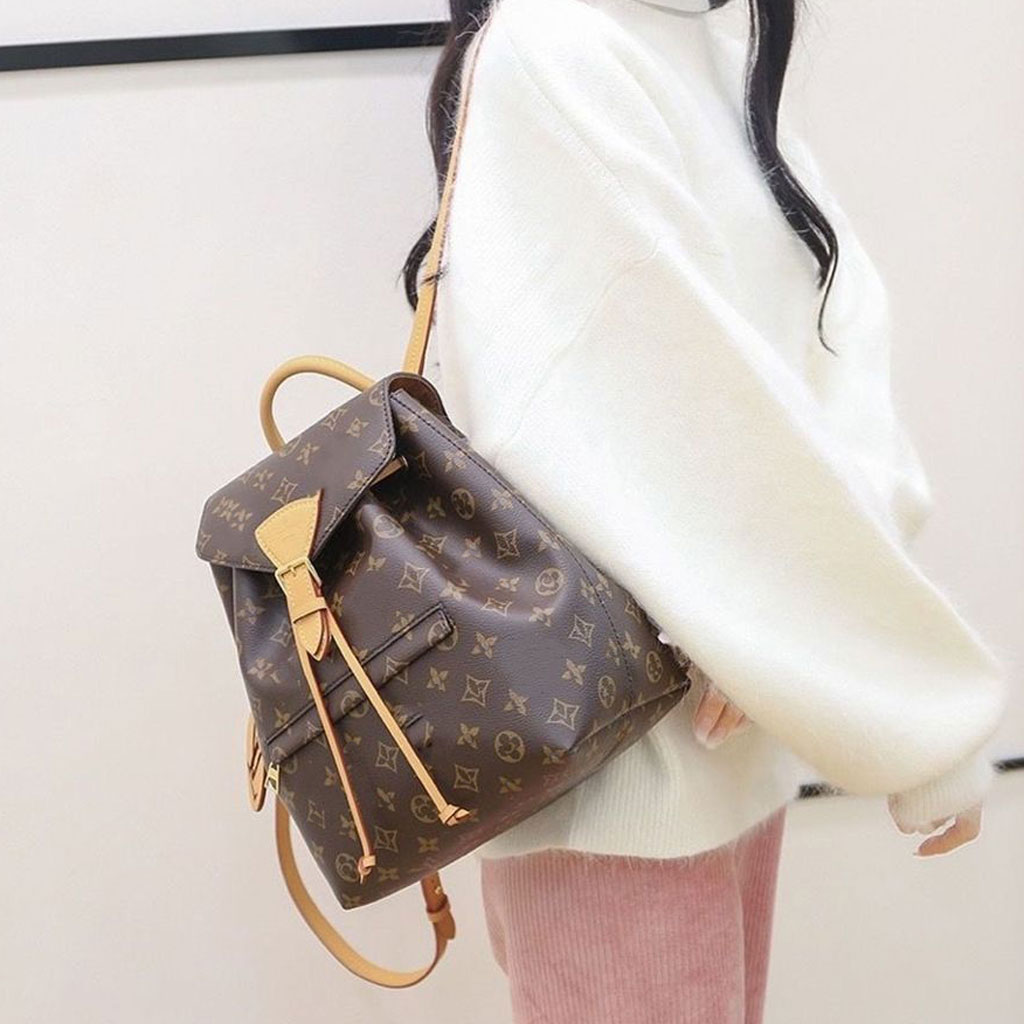 2022 style backpack luxury handbags embossed flowers women fashion claic original leather cross shoulder bag backpacks M45205 zjx, Black
2022 style backpack luxury handbags embossed flowers women fashion claic original leather cross shoulder bag backpacks M45205 zjx, Black
