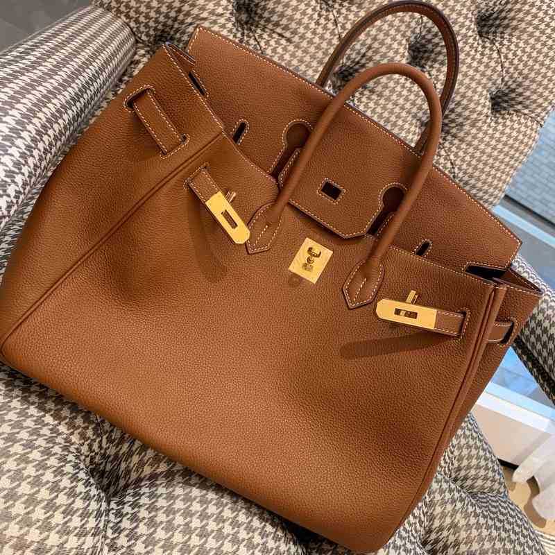 Birkins Litchi Pattern Togo Calf Leather Buckle Womens Versatile Bride Handbag 30 35 Large Bag Have Logo, Black 30 gold and silver buckle message
Birkins Litchi Pattern Togo Calf Leather Buckle Womens Versatile Bride Handbag 30 35 Large Bag Have Logo, Black 30 gold and silver buckle message