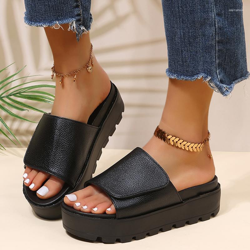 Slippers Black PU Leather Platform Women Plus Size 43 Thick Soled Sandals Woman 2022 Summer Non-slip Slides Shoes Female
Slippers Black PU Leather Platform Women Plus Size 43 Thick Soled Sandals Woman 2022 Summer Non-slip Slides Shoes Female