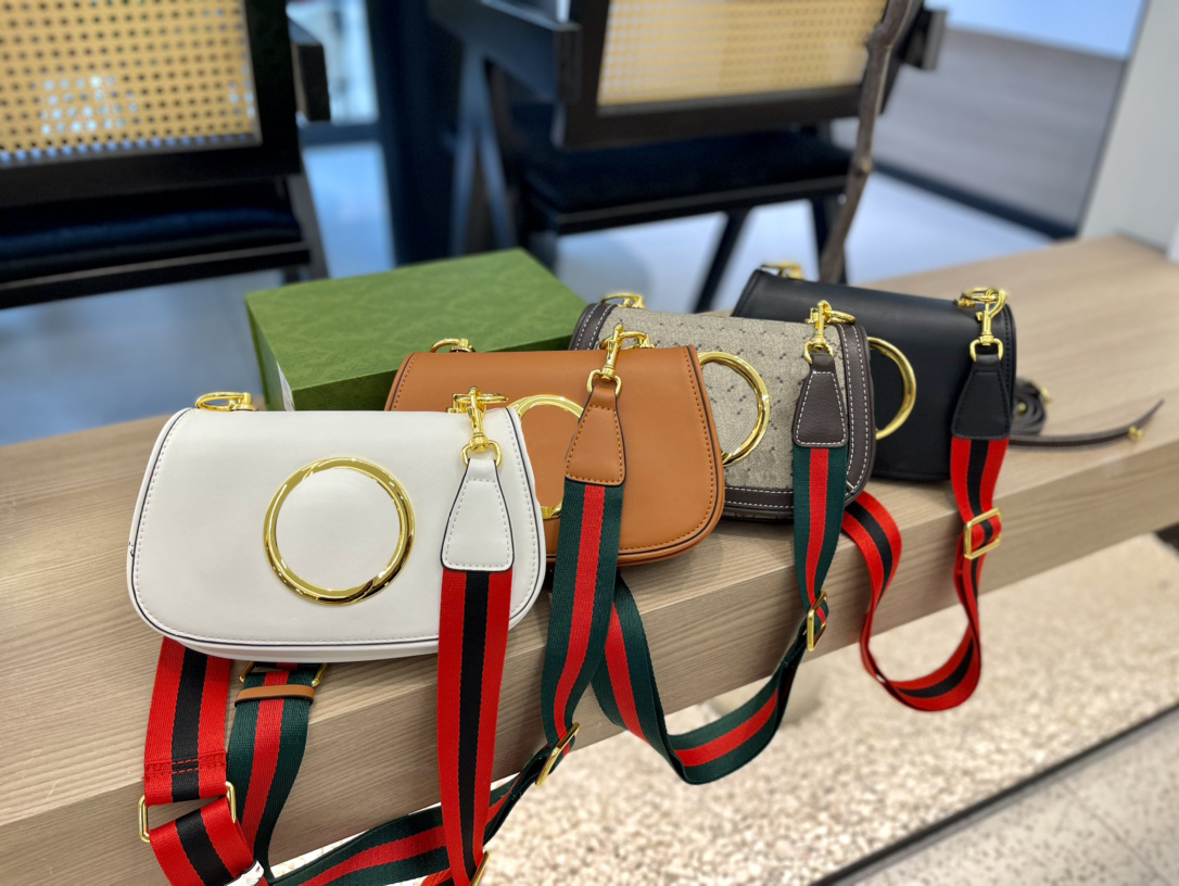 Luxury tote purses Brand handbag Messager bags 5A Shoulder bag Genuine Leather Crossbody Cattlehide Fashion 22CM Totes, Original box
Luxury tote purses Brand handbag Messager bags 5A Shoulder bag Genuine Leather Crossbody Cattlehide Fashion 22CM Totes, Original box