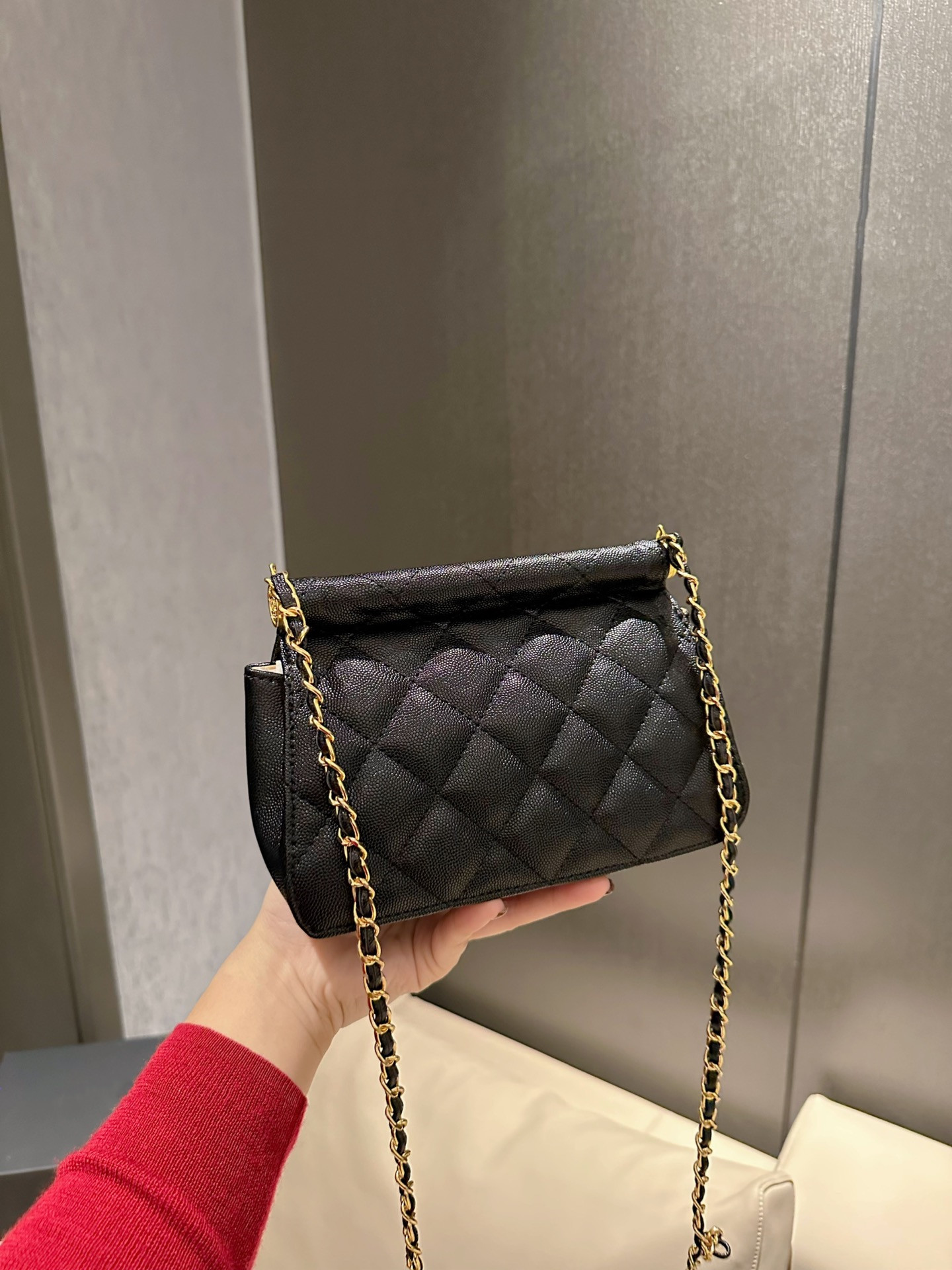 Chan bags 2022 OOTD bag Lady's new fashion mini dinner bag brand letter logo chain diagonal shoulder bags top-grade designer bag handbag tote bags Christmas Day gift, Gift tshirt
Chan bags 2022 OOTD bag Lady's new fashion mini dinner bag brand letter logo chain diagonal shoulder bags top-grade designer bag handbag tote bags Christmas Day gift, Gift tshirt