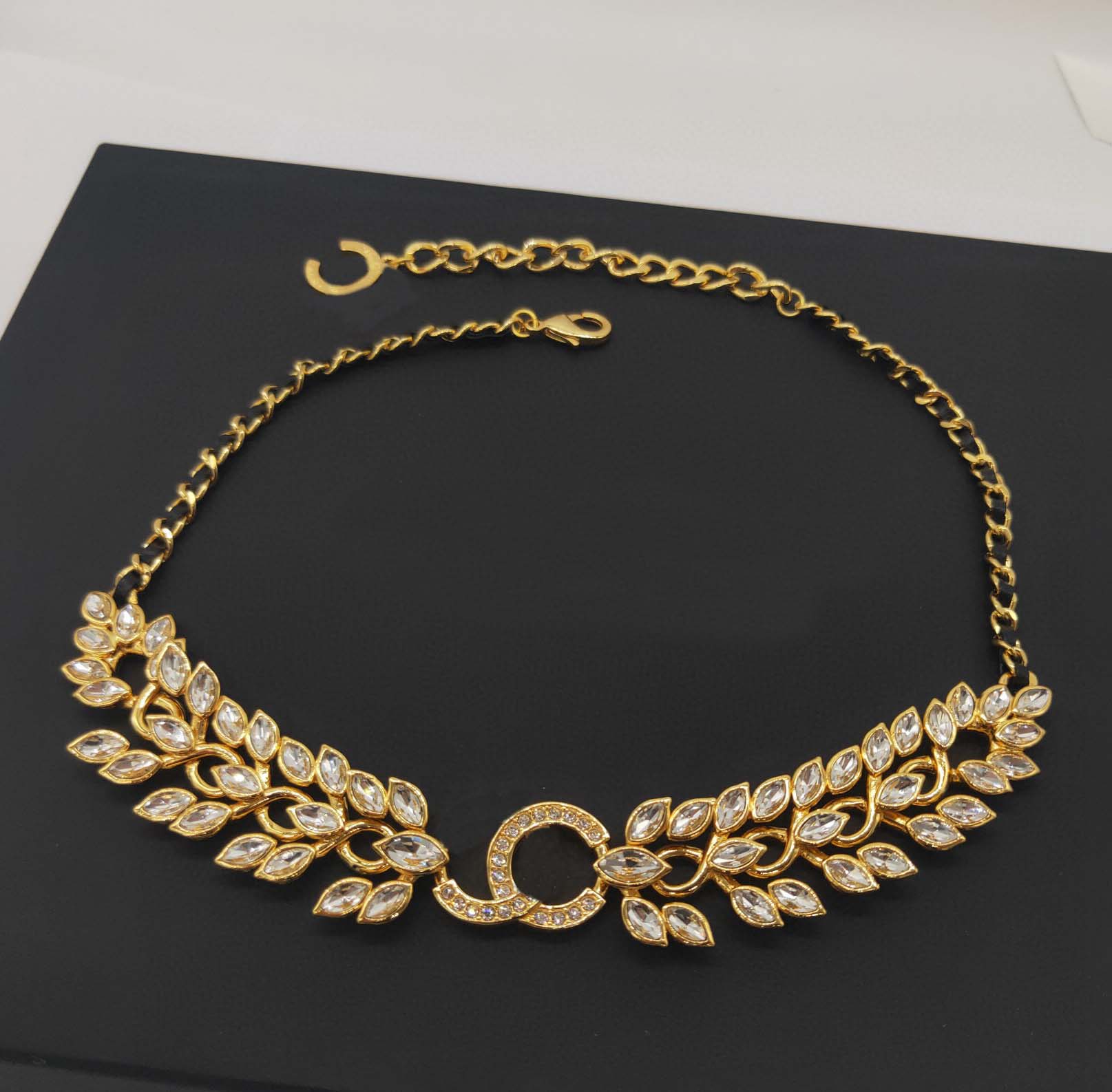 2022 Luxury quality charm pendant necklace and bangle with diamond in 18k gold plated have box stamp PS3493A
2022 Luxury quality charm pendant necklace and bangle with diamond in 18k gold plated have box stamp PS3493A