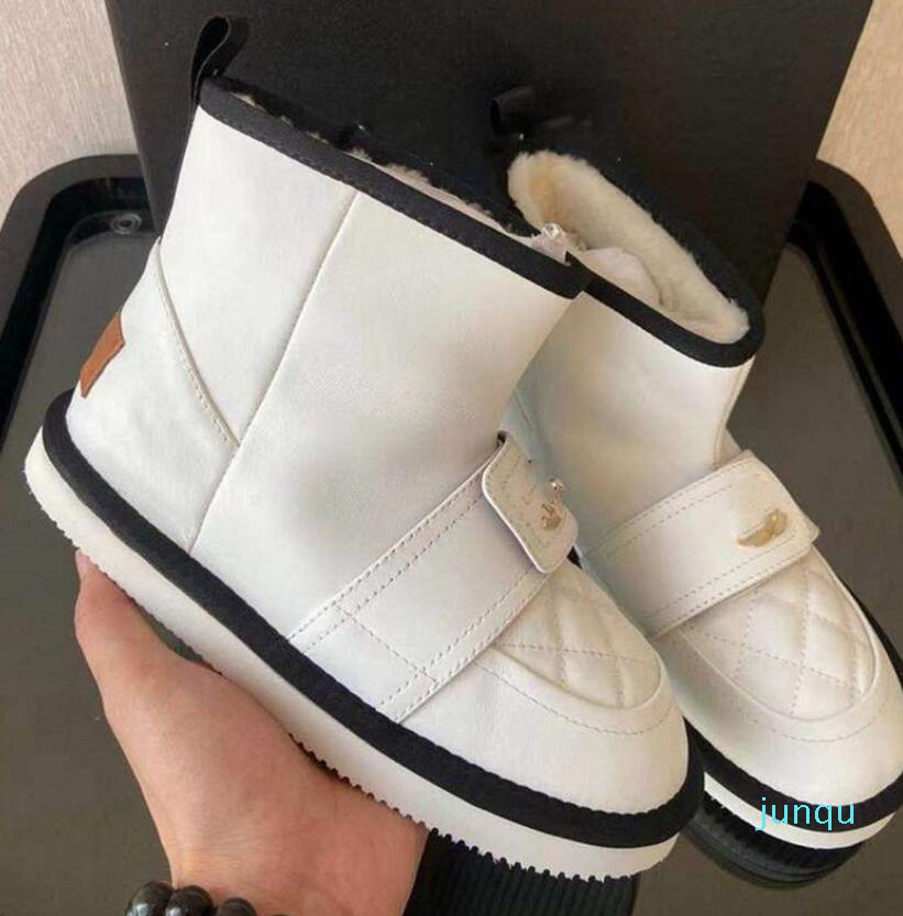 Design Winter Boots Fashion Women Vintage Channel Decorative Leather Cotton Cloth Wool Warm Keeping High Heel Thick Sole Snow Flat Socks
Design Winter Boots Fashion Women Vintage Channel Decorative Leather Cotton Cloth Wool Warm Keeping High Heel Thick Sole Snow Flat Socks