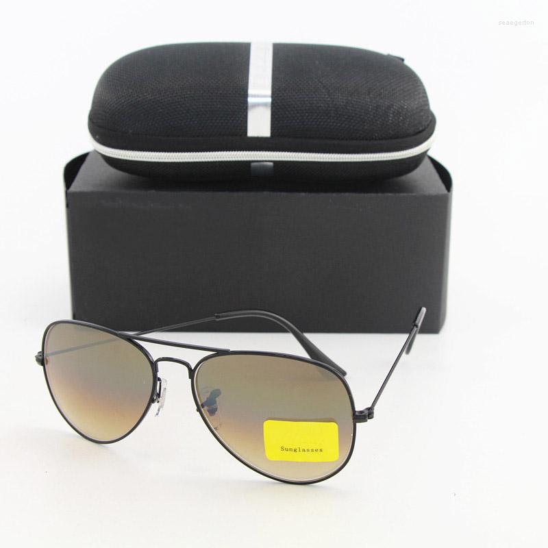 Sunglasses Designer Gradient Mens Womens Unisex Classic Glasses Eyewear Black Light Brown 57mm Lenses
Sunglasses Designer Gradient Mens Womens Unisex Classic Glasses Eyewear Black Light Brown 57mm Lenses
