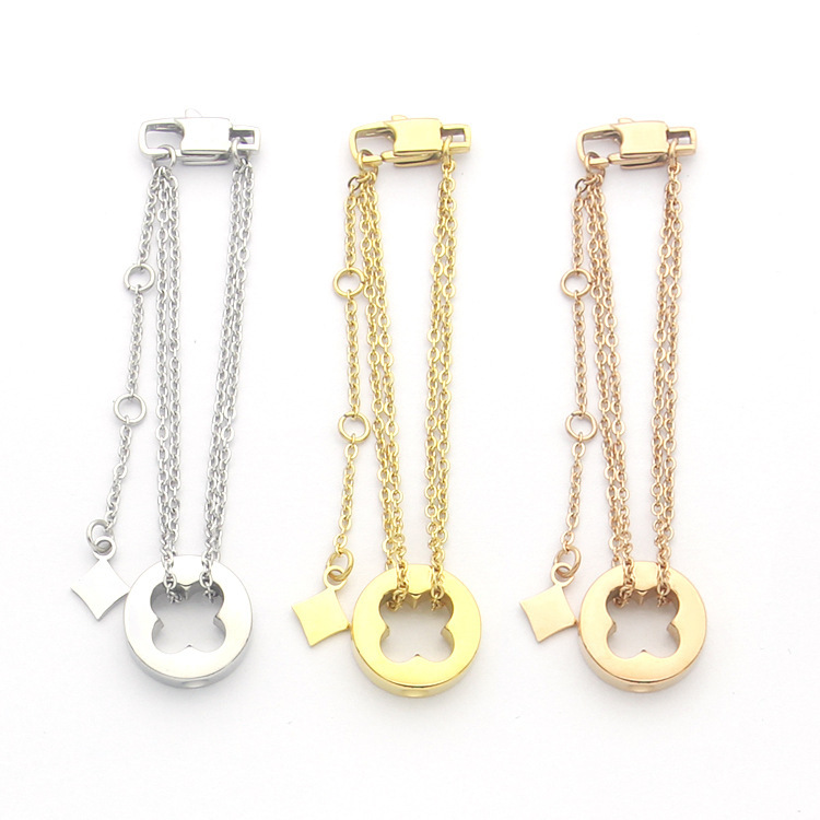 charm bracelets designer bijoux cjewelers V Double tag four leaf intercolor bracelet hollow diamond G word red green dripping oil check wide edition bracelet
charm bracelets designer bijoux cjewelers V Double tag four leaf intercolor bracelet hollow diamond G word red green dripping oil check wide edition bracelet