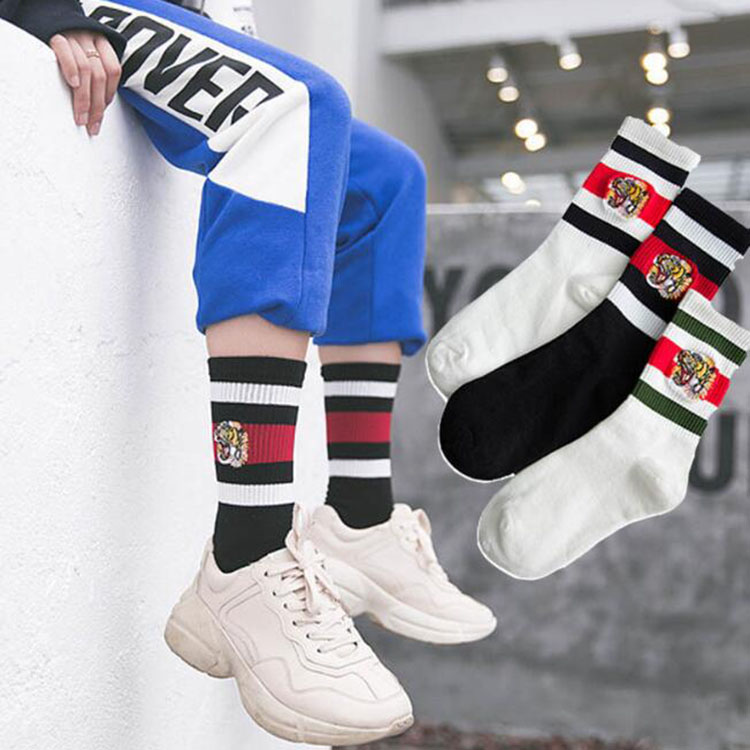 hot Designer Men Cotton Socks fashion accessories Tiger Head Embroidery Mid-high Tube Leisure Sports Hip Hop Black White Sock
hot Designer Men Cotton Socks fashion accessories Tiger Head Embroidery Mid-high Tube Leisure Sports Hip Hop Black White Sock