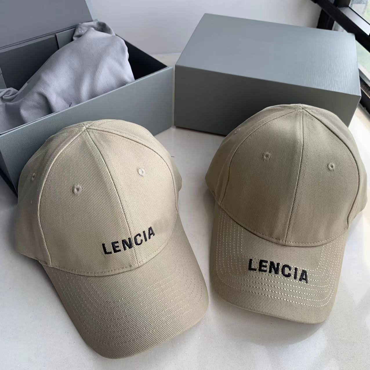 Letters Baseball Caps INS Casual Hats for Men and Women Fashion Letter Embroidery Sunhats
Letters Baseball Caps INS Casual Hats for Men and Women Fashion Letter Embroidery Sunhats