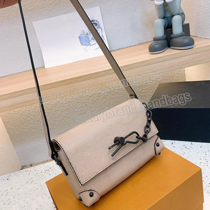Designer Bags Luxury Handbags Tote Bag Classic Shoulder Crossbody Bags Fashion Women Embossing Letter Printing Purses Backpacks, Color 02
Designer Bags Luxury Handbags Tote Bag Classic Shoulder Crossbody Bags Fashion Women Embossing Letter Printing Purses Backpacks, Color 02