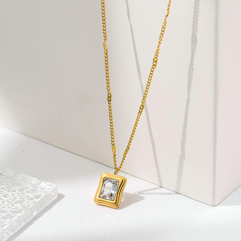 Pendant Necklaces Simple Square White Diamond Necklace Titanium Steel Bone Chain Girl 18k Gold Versatile Fashion Jewelry
Pendant Necklaces Simple Square White Diamond Necklace Titanium Steel Bone Chain Girl 18k Gold Versatile Fashion Jewelry