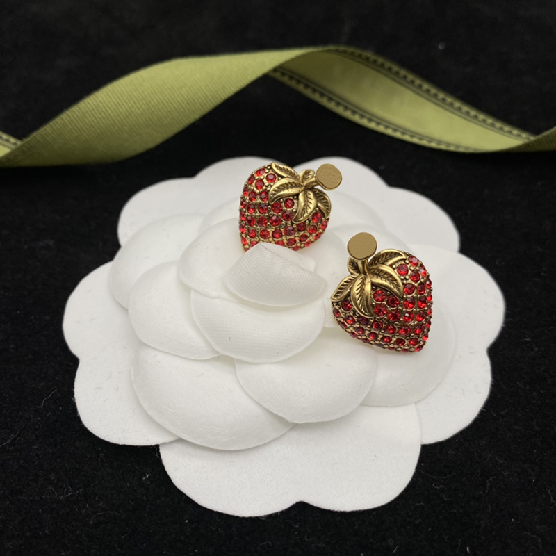Luxury Designer Pendant Earrings Stud Fashion Trend Womens Strawberry Earring Explosive Classic Earring Stylish Vintage Premium Hoop Earring D22110803JX
Luxury Designer Pendant Earrings Stud Fashion Trend Womens Strawberry Earring Explosive Classic Earring Stylish Vintage Premium Hoop Earring D22110803JX