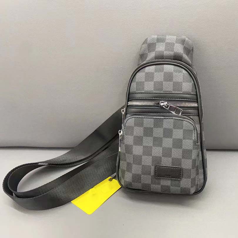 Luxurys Mens Shoulder Bag Fashion Designer Bag Crossbody Bags Leather Classic Check Wallet small Sports Motorcycle Bagss size 28x17cm nice gift, No.6
Luxurys Mens Shoulder Bag Fashion Designer Bag Crossbody Bags Leather Classic Check Wallet small Sports Motorcycle Bagss size 28x17cm nice gift, No.6