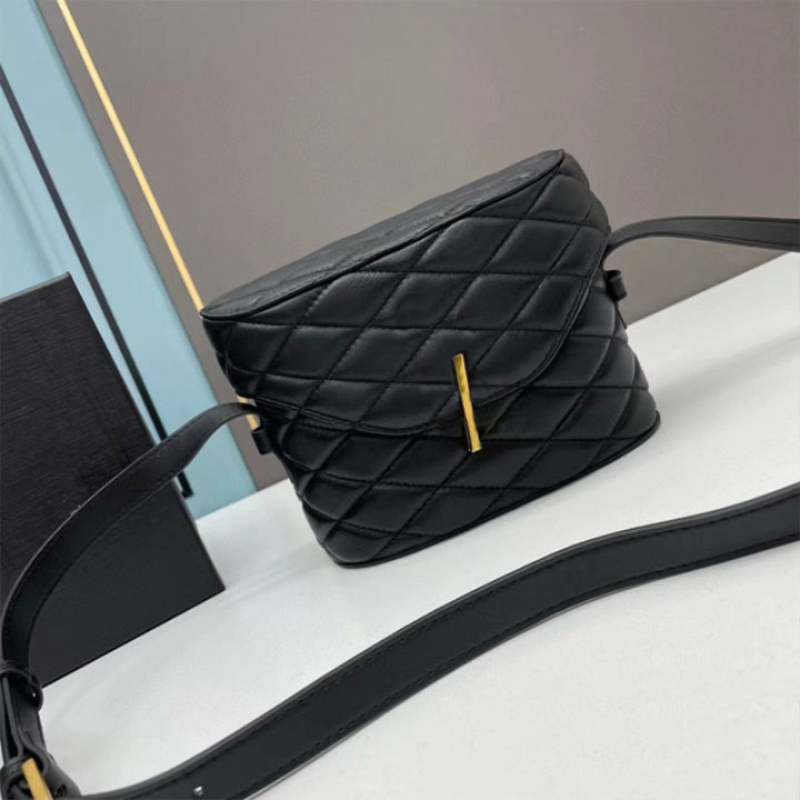 Quilted Sheepskin Leather Box Bag Crossbody Bags Woman Handbags Bucket Bag Fashion Letters Hardware Adjustable Shoulder Strap Lady Hand Clutch, Gold hardware
Quilted Sheepskin Leather Box Bag Crossbody Bags Woman Handbags Bucket Bag Fashion Letters Hardware Adjustable Shoulder Strap Lady Hand Clutch, Gold hardware