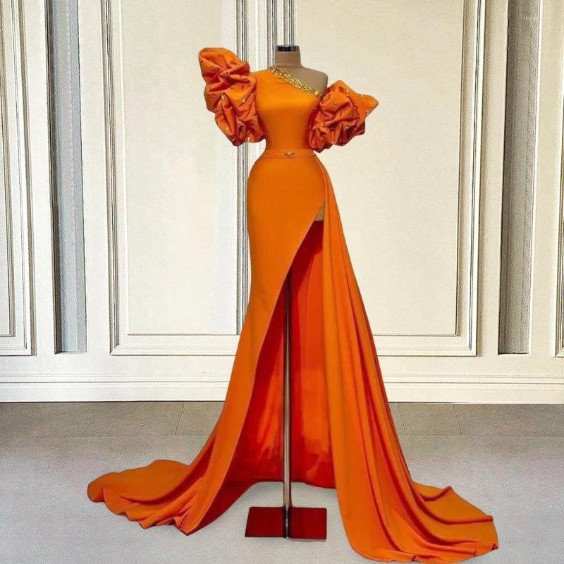 Party Dresses Soft Satin One Shoulder Evening Long 2022 Bead Ruffle Puffy Sleeves High Slit Orange Women African Black Girl Prom Gowns
Party Dresses Soft Satin One Shoulder Evening Long 2022 Bead Ruffle Puffy Sleeves High Slit Orange Women African Black Girl Prom Gowns