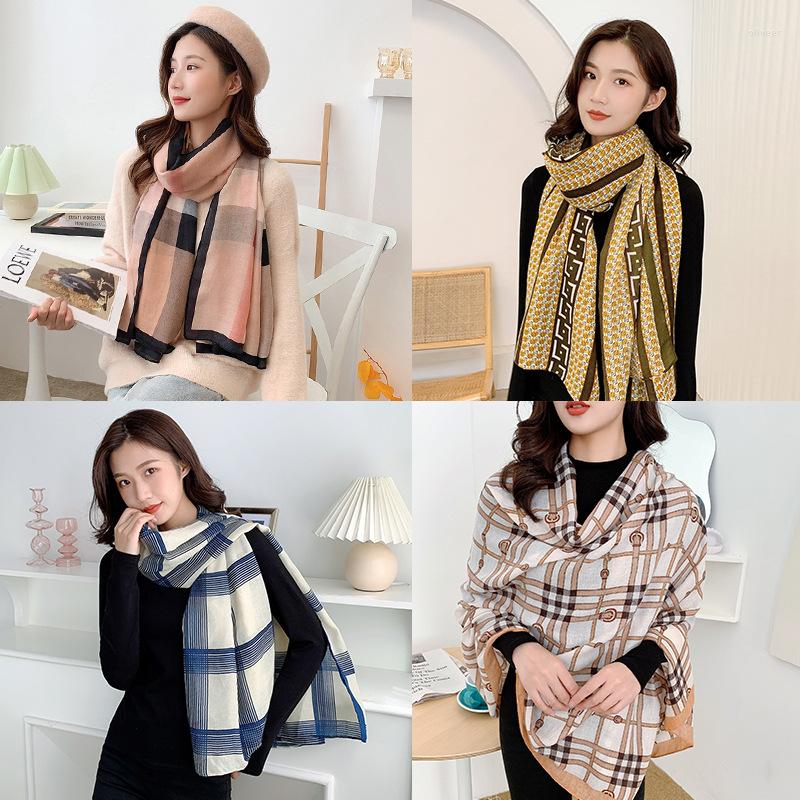 Scarves 2022 Autumn Cotton Linen Plaid Scarf Ladies Temperament All-Match Girl Winter Warm Decorative Women Luxury Shawl
Scarves 2022 Autumn Cotton Linen Plaid Scarf Ladies Temperament All-Match Girl Winter Warm Decorative Women Luxury Shawl