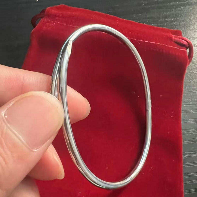 Designer 3mm Bangle Bracelet Thin Nail Bracelets For Women Men Cubic Zirconia 316L Titanium Steel Love Jewelry size 17 19
Designer 3mm Bangle Bracelet Thin Nail Bracelets For Women Men Cubic Zirconia 316L Titanium Steel Love Jewelry size 17 19