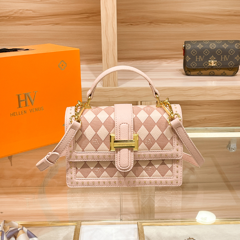 Ling Ge small square bag new advanced sense of niche design portable texture single shoulder cross-body bag
Ling Ge small square bag new advanced sense of niche design portable texture single shoulder cross-body bag