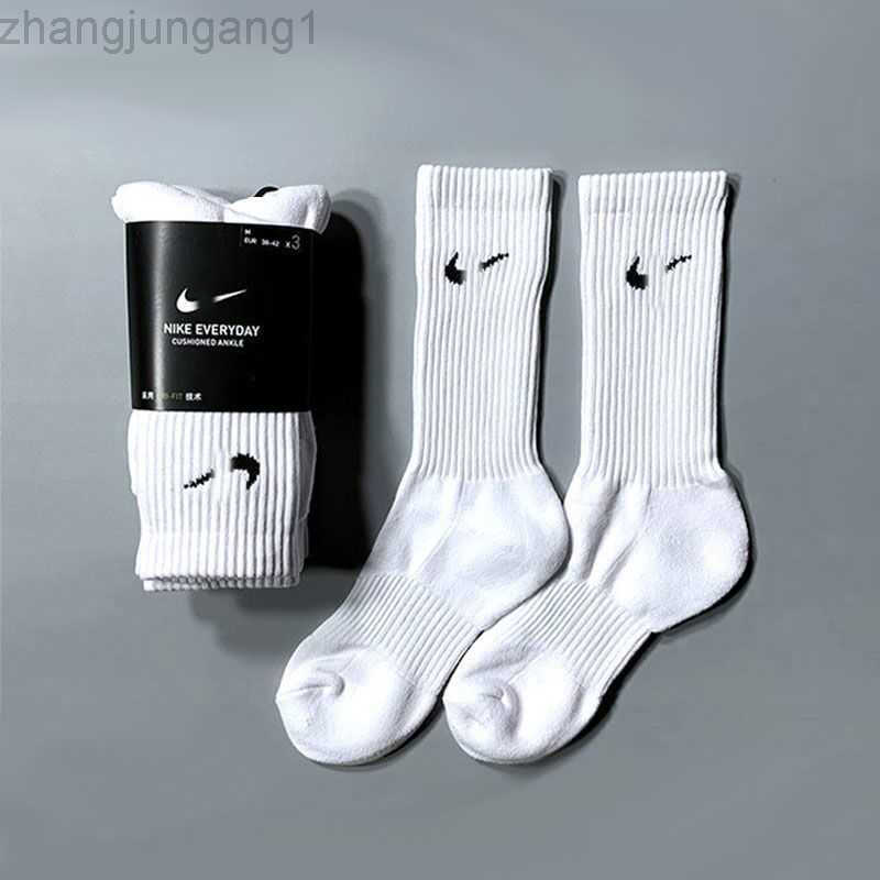 High Quality Designer Men's Cotton Socks Nikis Wolf Head Embroidery Mid-high Tube Leisure Sports Hip Hop Black White Sock 36-43, 2white1black long
High Quality Designer Men's Cotton Socks Nikis Wolf Head Embroidery Mid-high Tube Leisure Sports Hip Hop Black White Sock 36-43, 2white1black long
