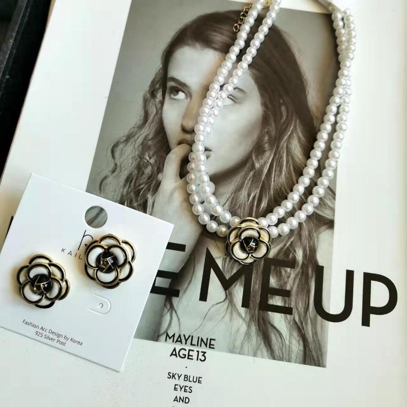 Choker DIY Designer Double Layered Pearl Necklaces Flower Clavicle Short Necklace Luxury Jewelry
Choker DIY Designer Double Layered Pearl Necklaces Flower Clavicle Short Necklace Luxury Jewelry