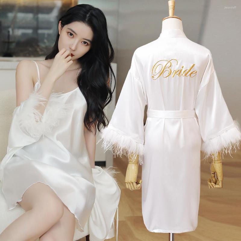 Women's Sleepwear White Feather Patchwork Robe Bride Bridesmaid Wedding Kimono Gown Sexy Summer Bathrobe Letter Embroidery Pajamas Pija, Champagne-only robe
Women's Sleepwear White Feather Patchwork Robe Bride Bridesmaid Wedding Kimono Gown Sexy Summer Bathrobe Letter Embroidery Pajamas Pija, Champagne-only robe