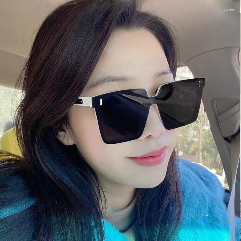 Sunglasses LONSY Classic Vintage Square For Women 2022 Brand Designe Sun Glasses Female Black Eyewear Feminino
Sunglasses LONSY Classic Vintage Square For Women 2022 Brand Designe Sun Glasses Female Black Eyewear Feminino